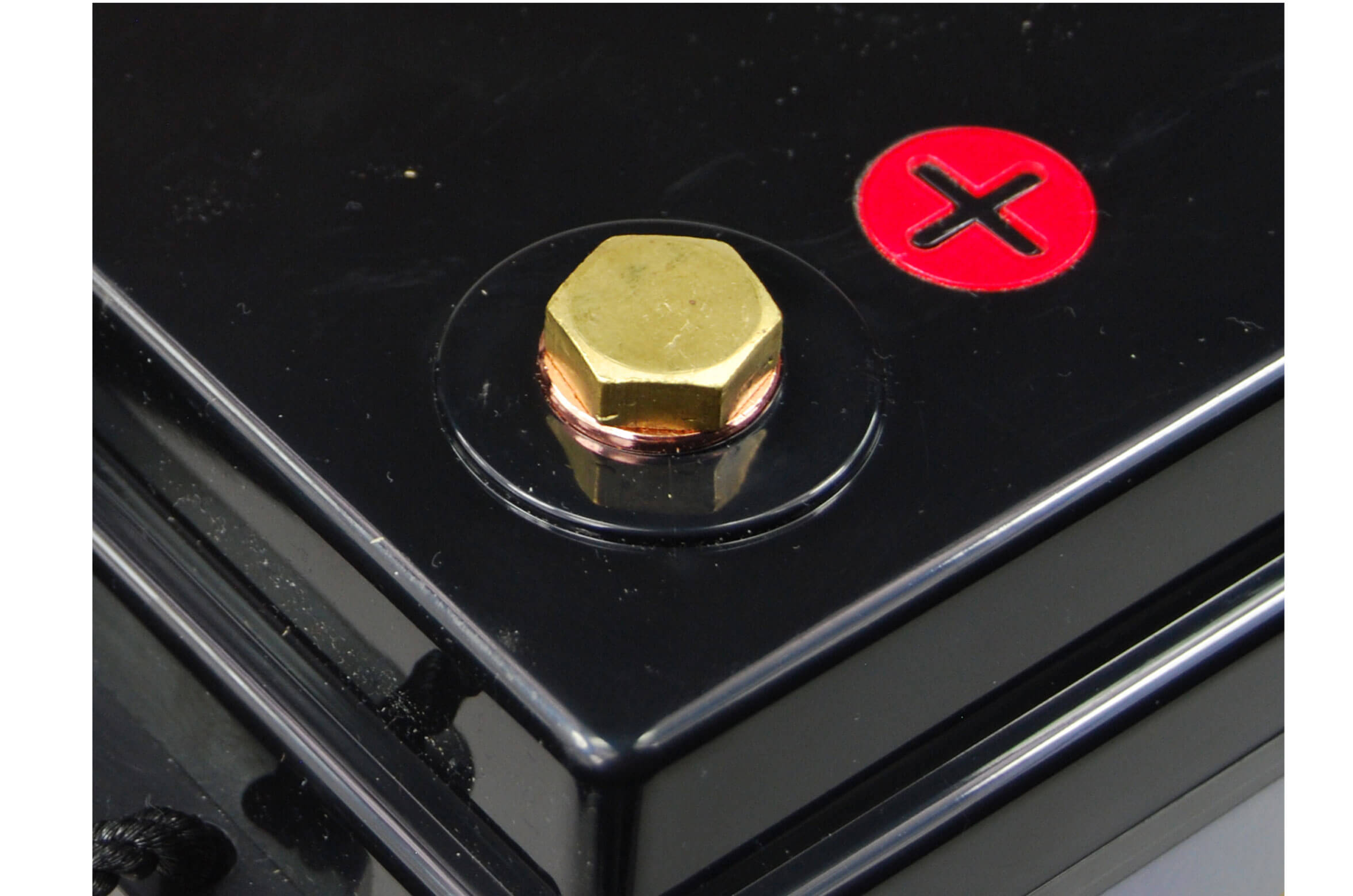 12.8V 200AH  Solarking Lithium Iron Battery Plastic Case CB-200-12-100